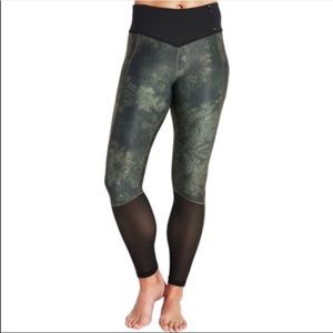 Calia Carrie Underwood Floral Camo Leggings Size L